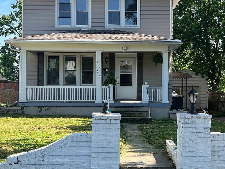 1st image of 2404 Grand Ave