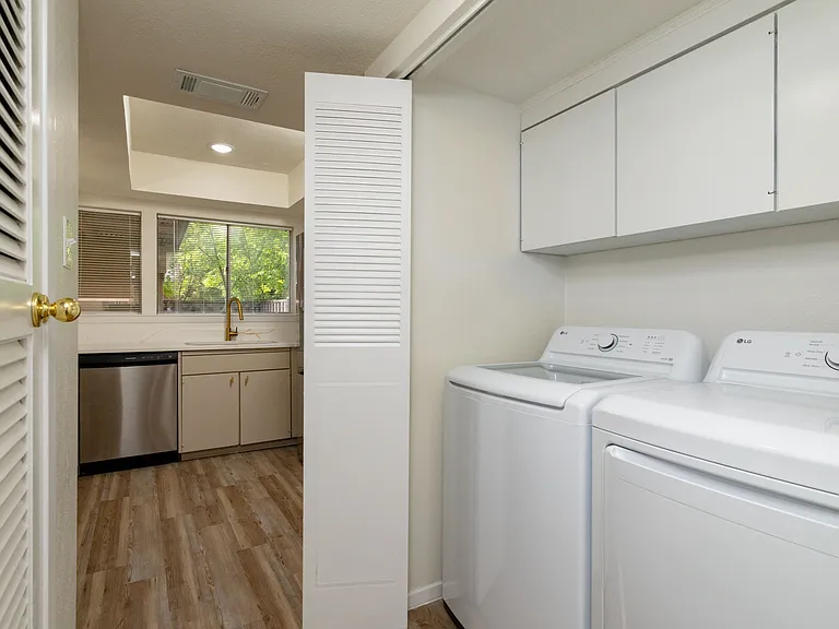 424 Westview Ter — Photo 11