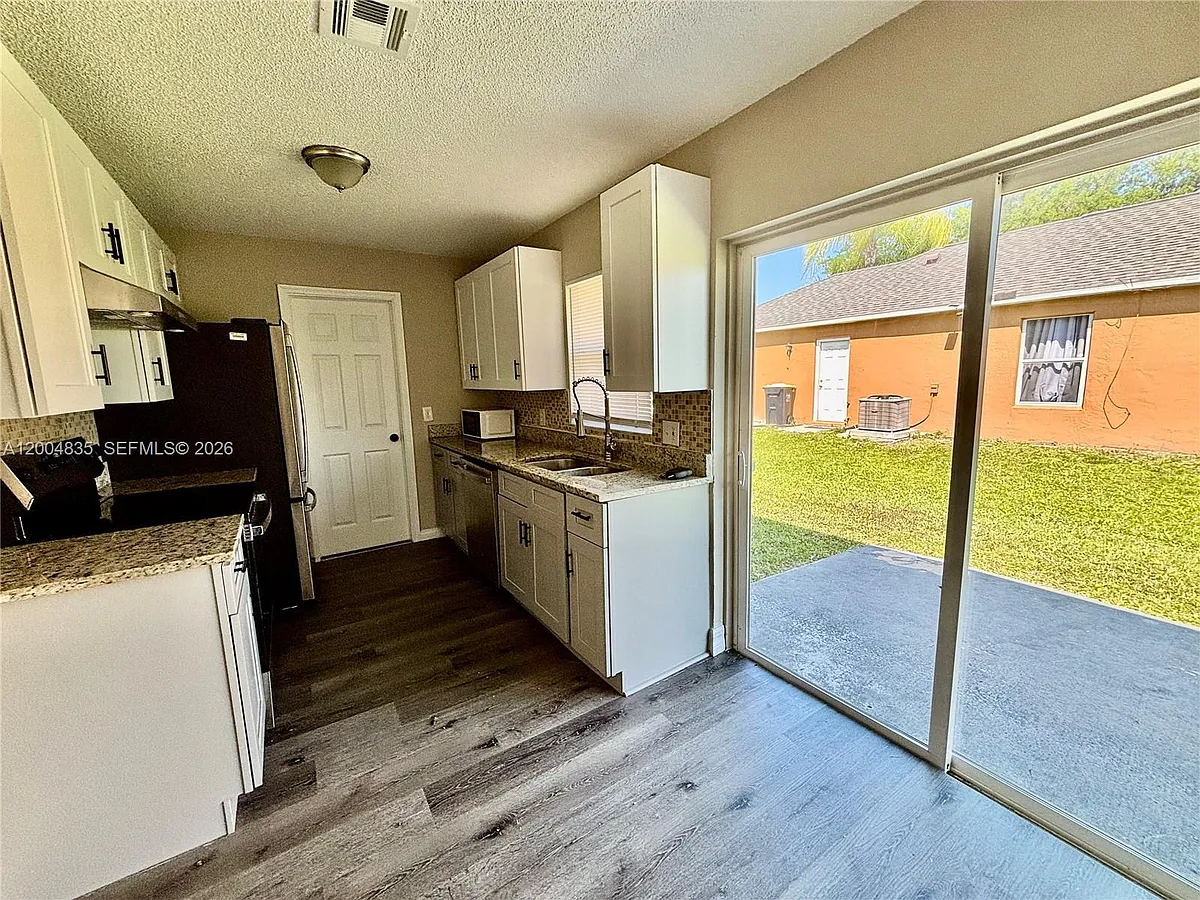 Building Photo - 504 Blackbird Ln #A