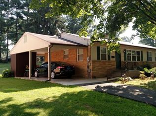 2137 Forest Dr, Waynesboro, VA 22980