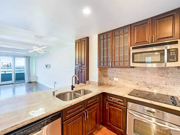 600 Harbor Boulevard image 12 of 27