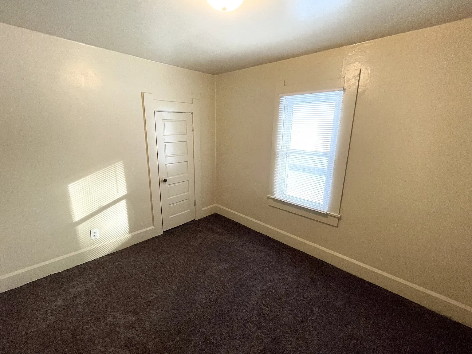 3 bed, 1.0 bath, $1,095 — Photo 4