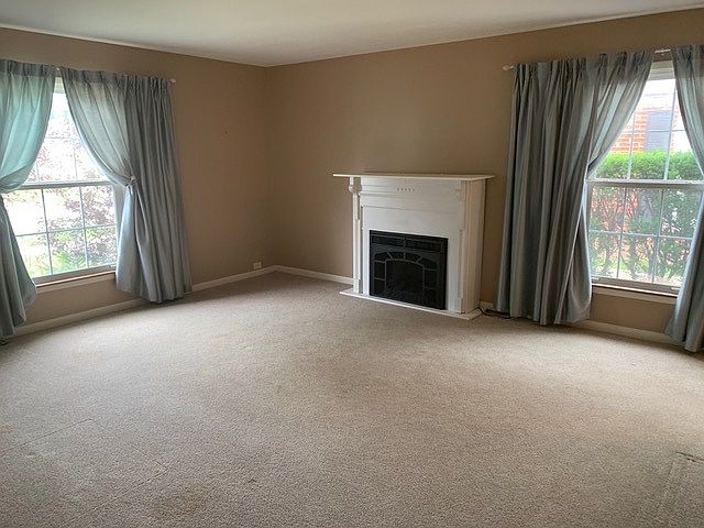 1st image of 421 E Valley Ln