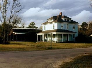 286 Avenue C, Blessing, TX 77419