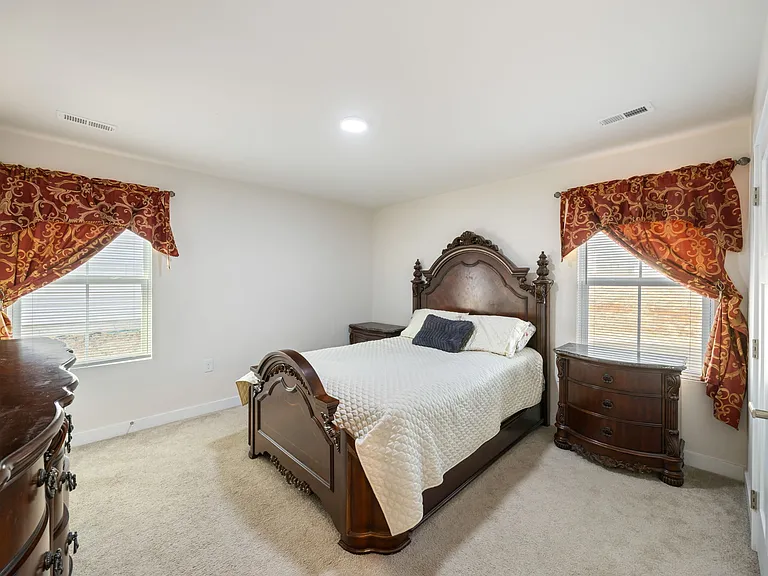 689 Hardwood Dr — Photo 14