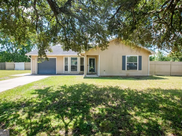 131 Cherry Point Dr, Saint Marys, GA 31558