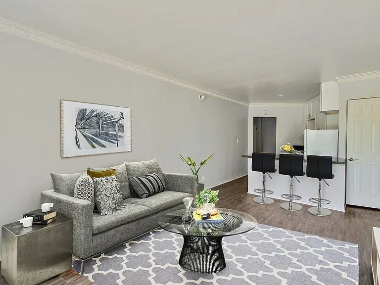 Levering Apartments — Photo 19