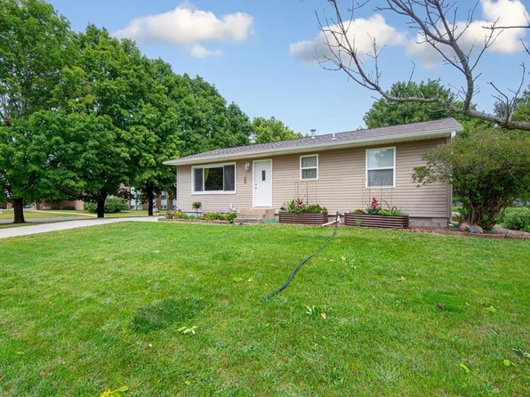 124 13th Ave NW, Waseca, MN 56093
