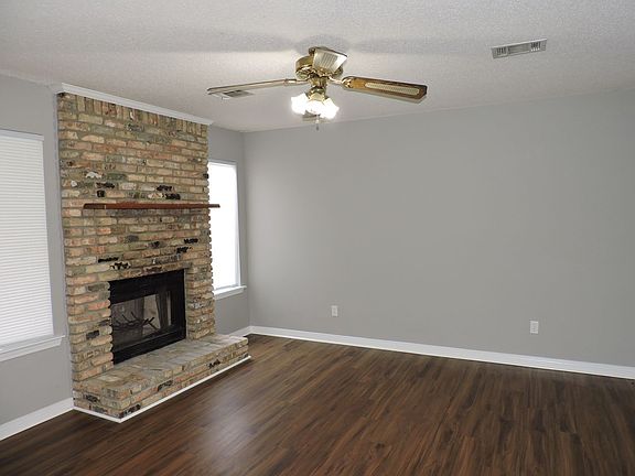 4th image of 6130 Alicia Dr
