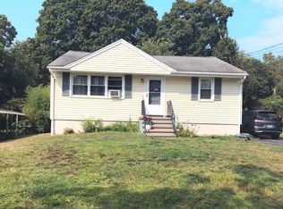 46 Harrison Dr, Hamden, CT 06514