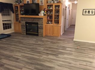 655 Hideaway Ave, Newton, IA 50208