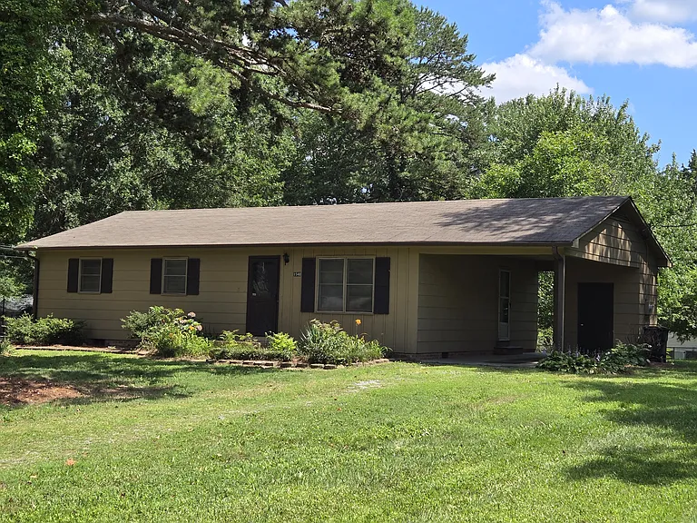 1540 Willoughby Dr — Photo 1