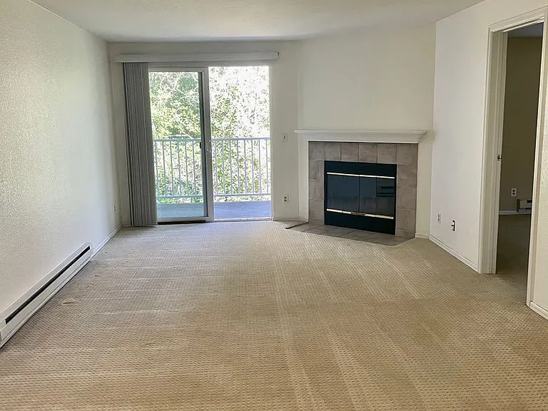 12740 NE 10th Pl #E202 — Photo 2