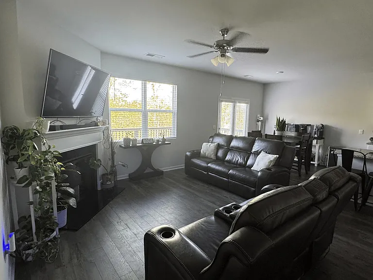 5409 Victoria — Photo 9