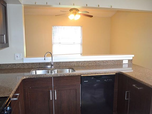 5th image of 1038 Casasia Dr