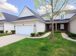 3435 Grove Ln #106, Auburn Hills, MI 48326