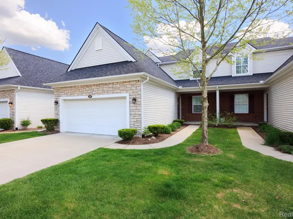 3435 Grove Ln #106, Auburn Hills, MI 48326