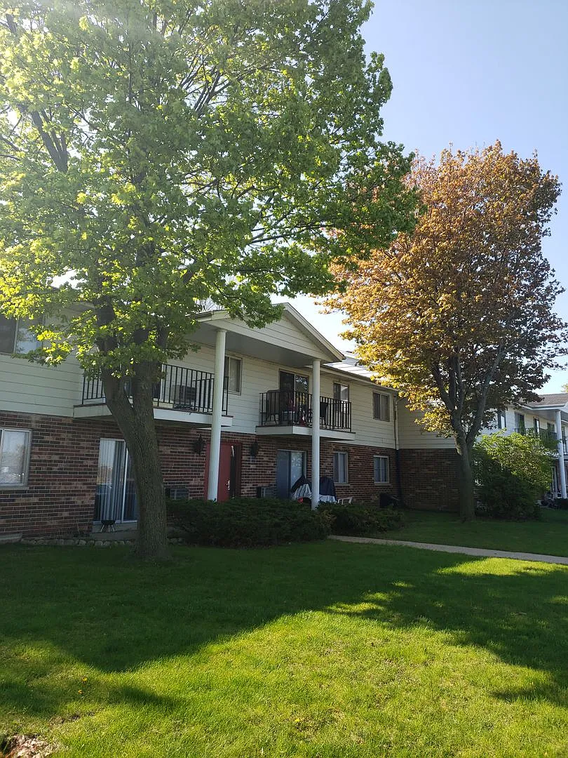 1308-1312 — Photo 2