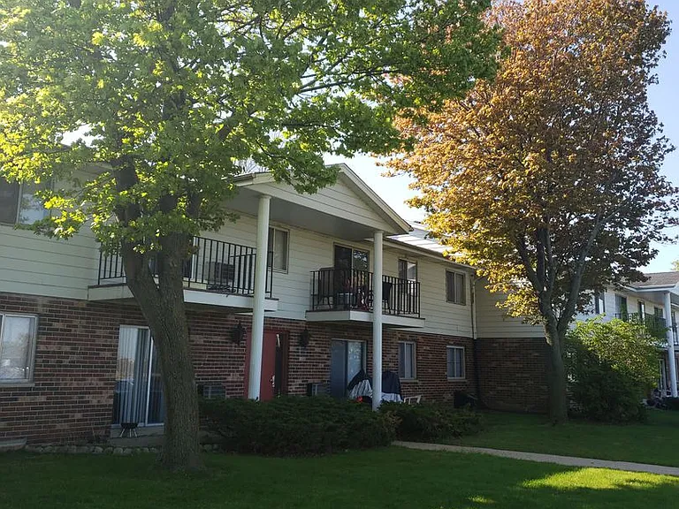 1311-1315 Fleetfoot Dr — Photo 11