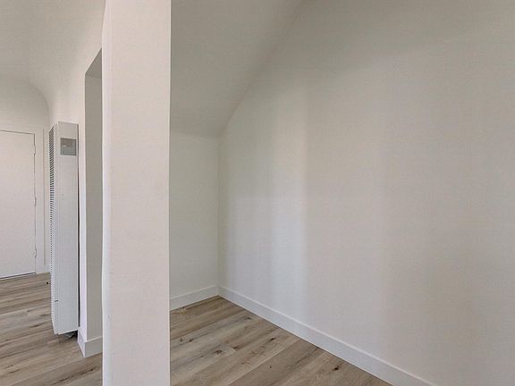 5th image of 2812 12th Ave #2812