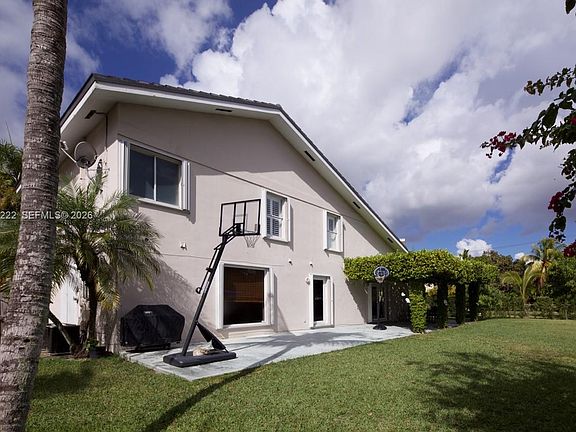 3rd image of 5631 SW 58th Ct