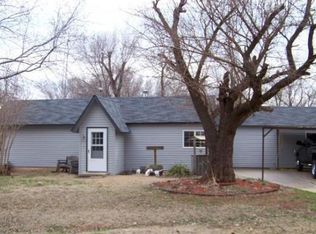 500 C St, Arapaho, OK 73620