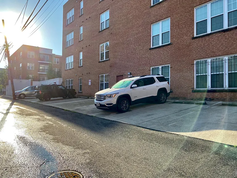 1451 Belmont St NW #401 — Photo 23
