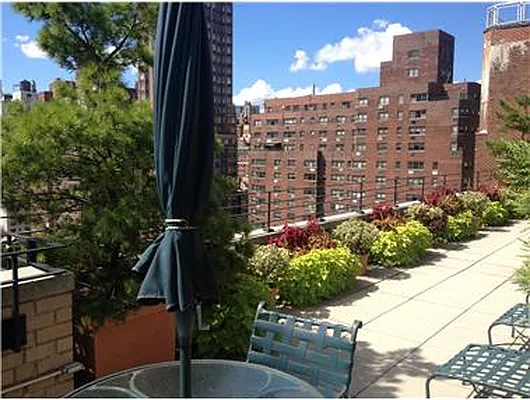 Sold by Douglas Elliman | media 19