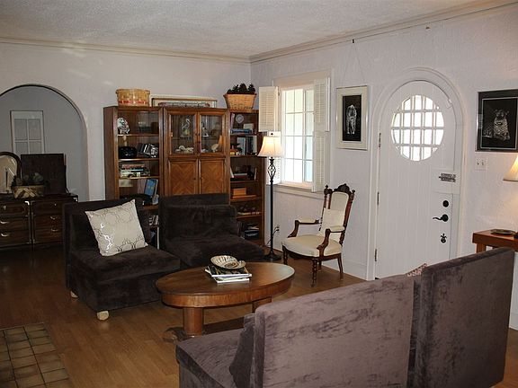 4th image of 1019 Sampson Ave