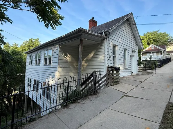 1805 Madison St, Dubuque, IA 52001