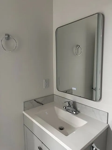 1 bed, 850 sqft, $1,600 — Photo 4