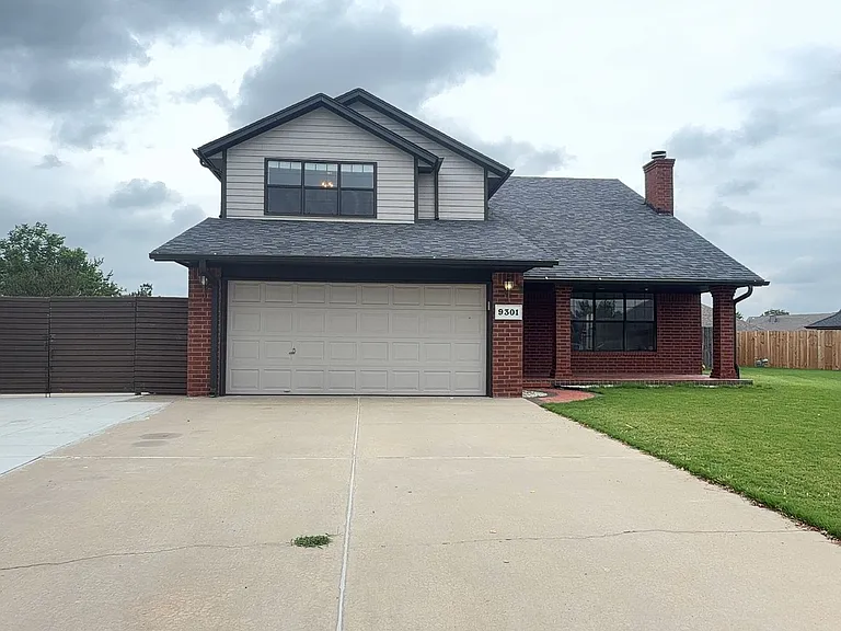 9301 Maypark Cir — Photo 4