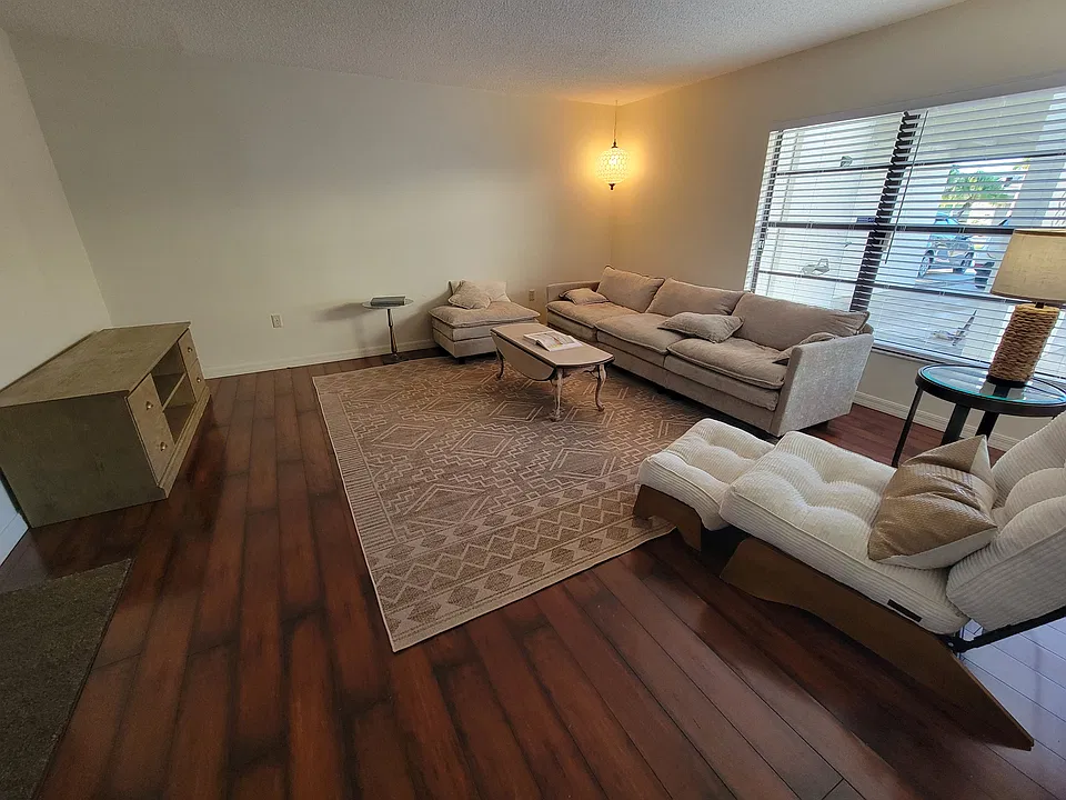 519 Summerset Ct