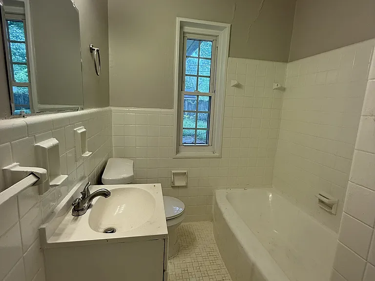 537 Grant St — Photo 6