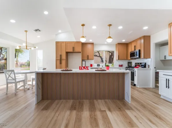 8800 Sundial Dr, Las Vegas, NV 89134