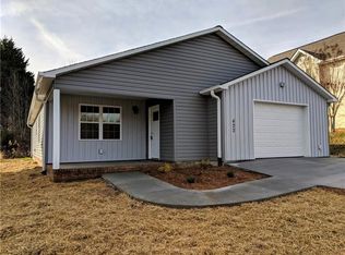 422 Eastway Ln SW, Conover, NC 28613