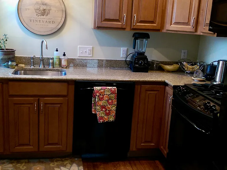 6530 Kensington Ave — Photo 5