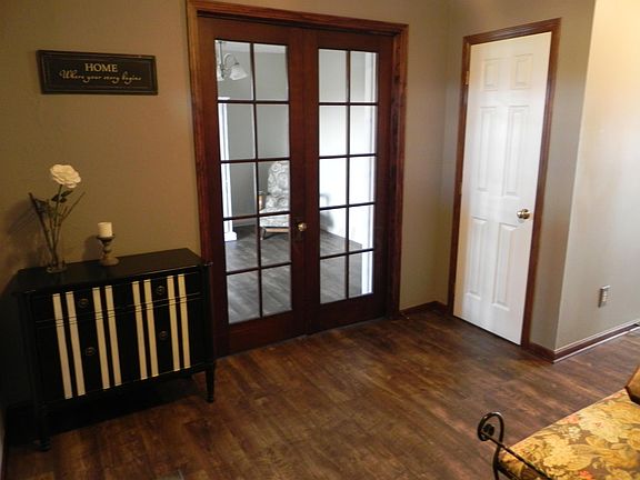 3rd image of 22 Orchard Glen Dr
