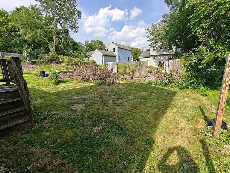 405 Homestead St — Photo 3