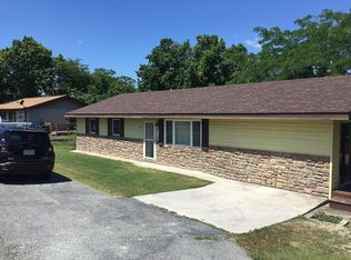 2389 Maple St, Hollister, MO 65672