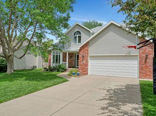 4420 Neumann Ln, Lincoln, NE 68516