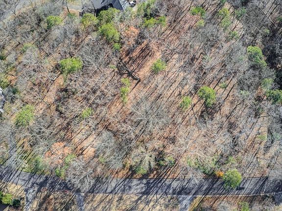 4th image of 13 Landers Dr