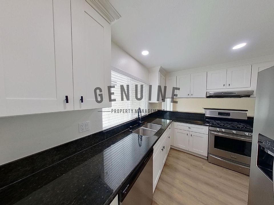 1st image of 125 E Wilson St #2