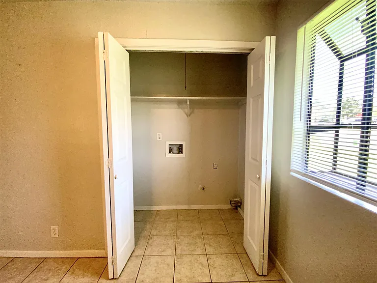 2300 Cedrick Cv #B — Photo 24