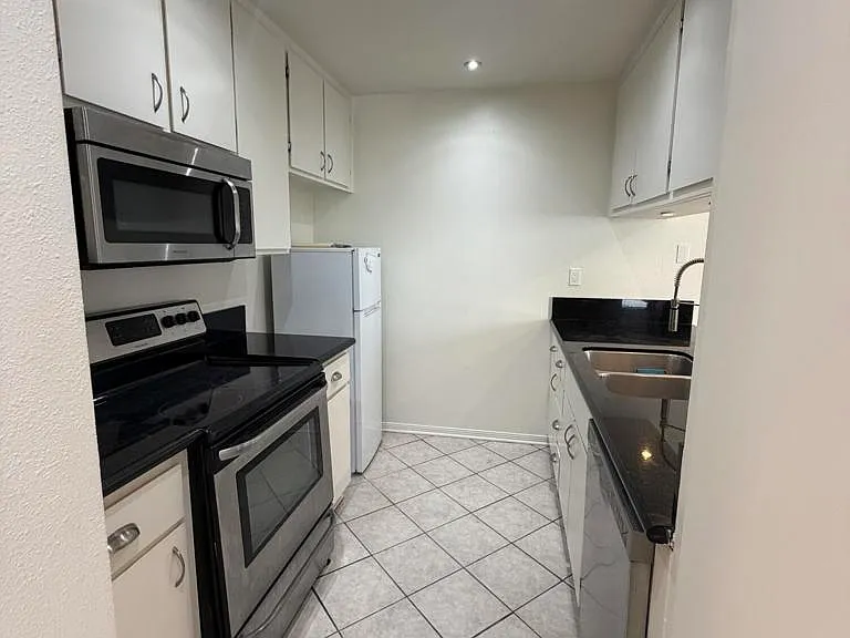 28835 Oakpath Dr — Photo 5
