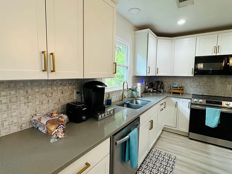 103 Meadow Creek Dr — Photo 18