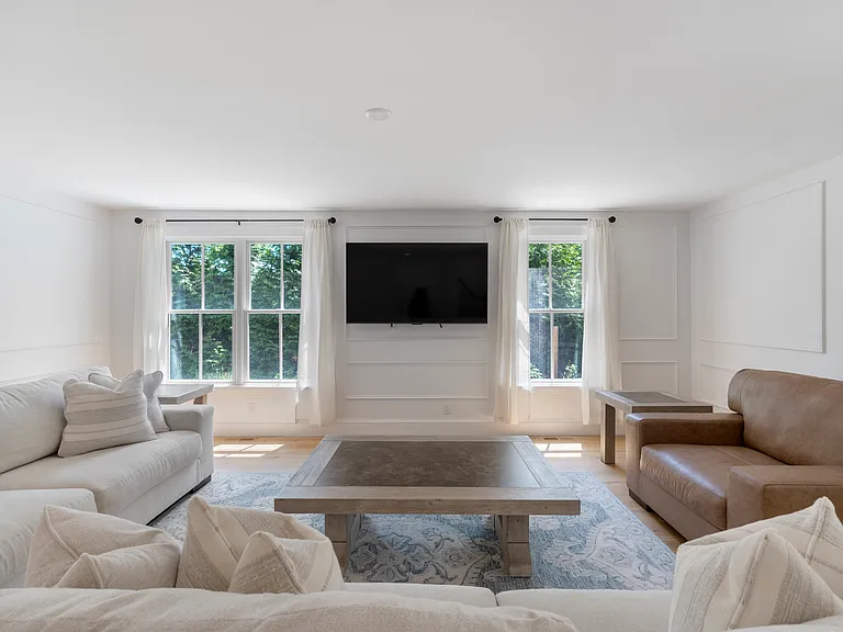 11 Shinnecock Rd — Photo 12