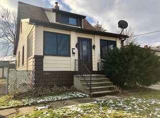 13911 Thornhope Rd, Cleveland, OH 44135