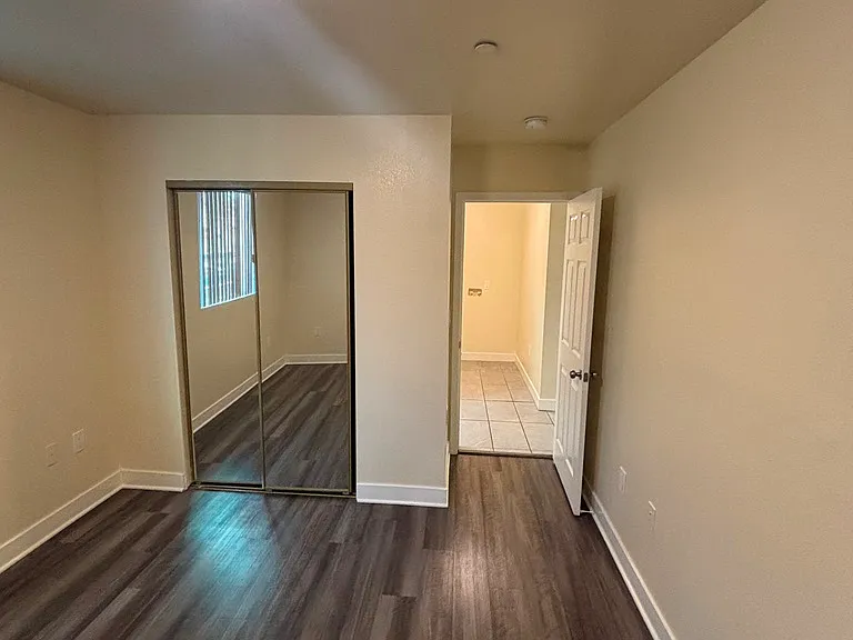 3229 W 63rd St — Photo 10
