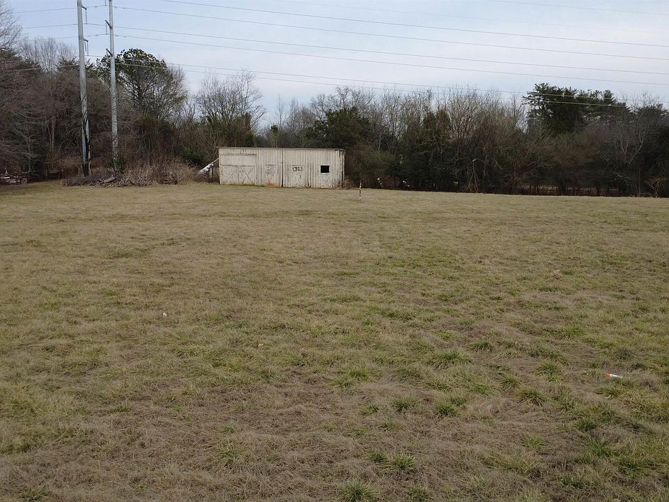 2nd image of 665 Canterbury Rd